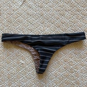 Acacia hookipa bottom in pin stripe size petite (xs)